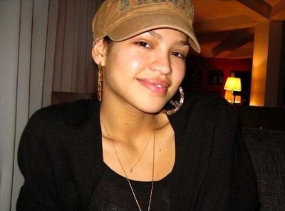 Cassie2ynnudx.jpg