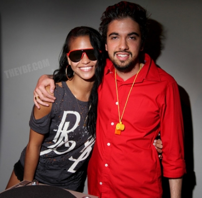 Thanks to theYBF
http://theybf.com/index.php/2009/08/10/taraji-p-henson-goes-topless-for-mens-fitnesscassie-parties-it-up/
