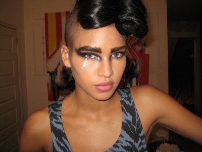 http://ladyartlooks.blogspot.com/2009/08/more-of-cassie-x-dimepiece-electro-love.html
