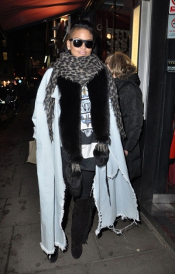 Cassie+Cassie+Spotted+London+A6jPQGpmWXPl.jpg