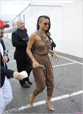 Cassie-leaving-yacht-in-Cannes-SPL.jpg